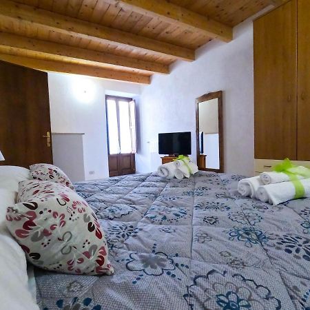 Bed and Breakfast San Domenico House - Centro Storico Л'Акуила Экстерьер фото